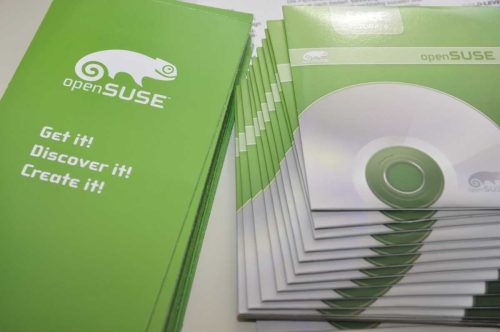 IT-Tag 2012 Opensaar verschenkt zum Release Datum Linux-CDs von openSUSE