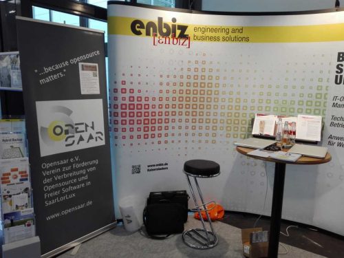 In Kooperation mit der Firma enbiz beim IT-Tag Saar 2015. Der Stand von enbiz mit dem Rollup Display von Opensaar.