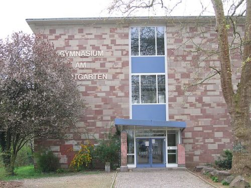 Gymnasium in Saarlouis. (C) von Phronis